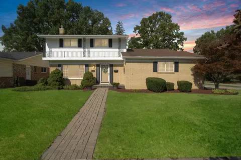 44116 Arlington Rd, Canton, MI 48187