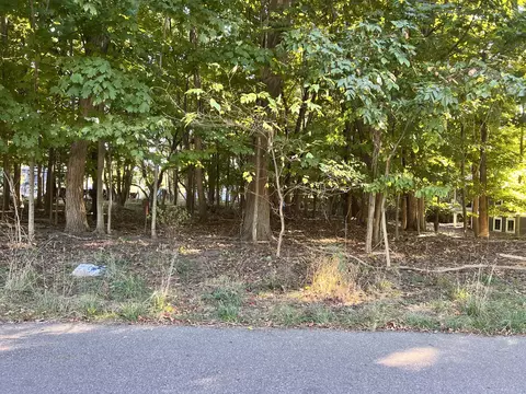 351 W Fremont St, Douglas, MI 49406