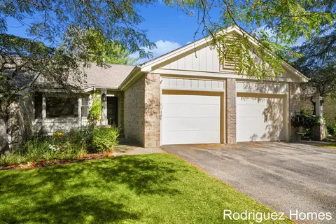 50 Skyline Cir NW, Grand Rapids, MI 49504