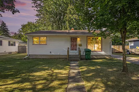 1504 Griffith St, Sturgis, MI 49091