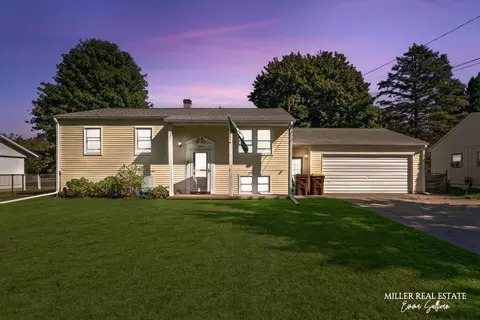 1535 N Michigan Ave, Hastings, MI 49058