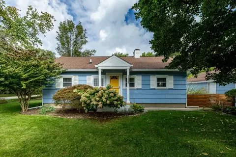 2935 Shady Ln, Ann Arbor, MI 48104