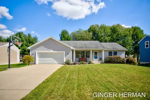 10840 Skylane Ct, Allendale, MI 49401