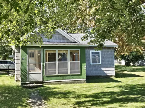 36 Preston St, Coldwater, MI 49036