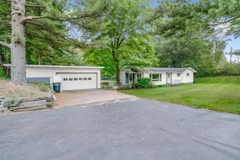 532 M-89, Plainwell, MI 49080 photo 3