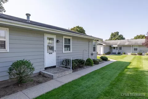5096 Southglow Ct SE, Grand Rapids, MI 49508