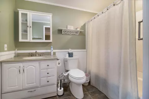 Bath - 87 E Hanover St, Pentwater, MI 49449 photo 1 of 2
