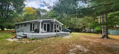 Exterior - 87 E Hanover St, Pentwater, MI 49449 photo 7 of 8
