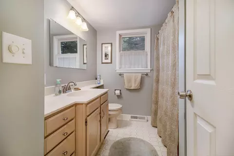 Bath - 87 E Hanover St, Pentwater, MI 49449 photo 2 of 2