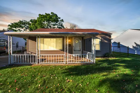 35510 Glen St, Westland, MI 48186