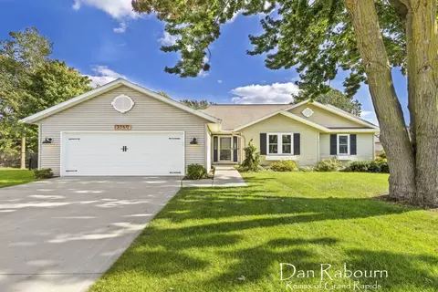 3360 Rocky Point Ct, Grandville, MI 49418