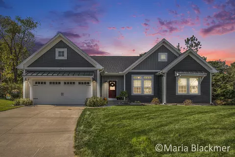 1927 Timber Ridge Ct, Ionia, MI 48846