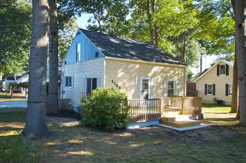 2188 W Norton Ave, Norton Shores, MI 49441