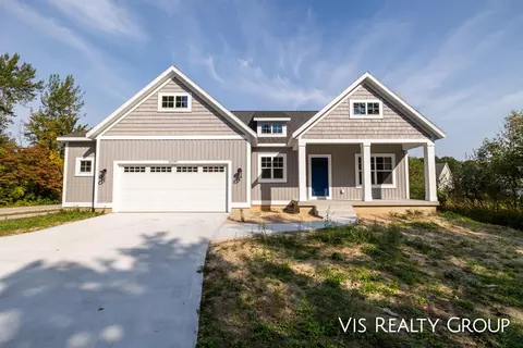 14777 Edenbridge St, Spring Lake, MI 49456