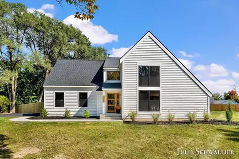 700 Spaulding Ave SE, Ada, MI 49301 photo 2