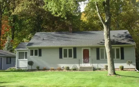 111 Collindale Ave SW, Grand Rapids, MI 49534