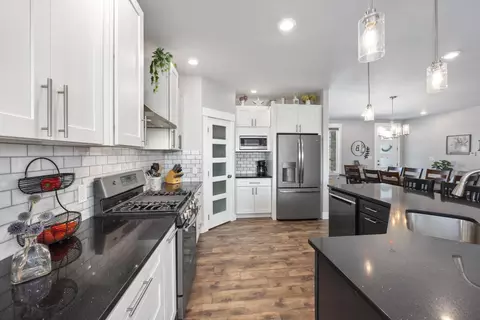 Kitchen - 1826 Sunquest Ave, Dorr, MI 49323 photo 3 of 7