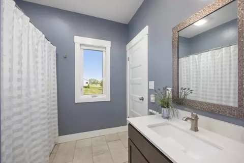 Bath - 1826 Sunquest Ave, Dorr, MI 49323 photo 4 of 9