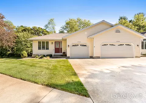 17000 Grandview Dr, Spring Lake, MI 49456