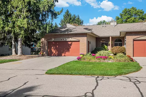 575 Spring Lane Dr, Holland, MI 49423