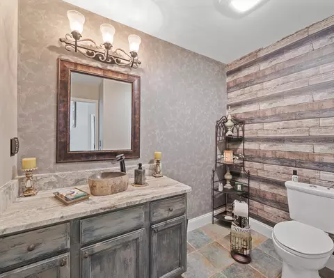7086 Suncrest Dr, Saline, MI 48176 photo 9