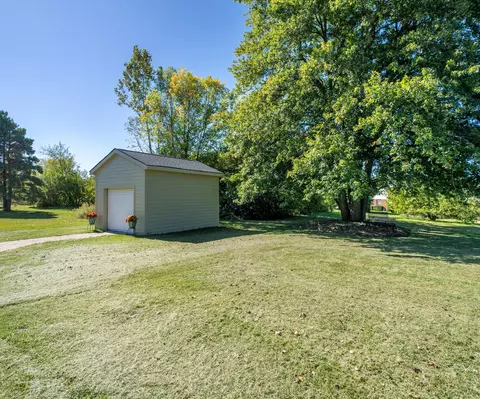 7086 Suncrest Dr, Saline, MI 48176 photo 38