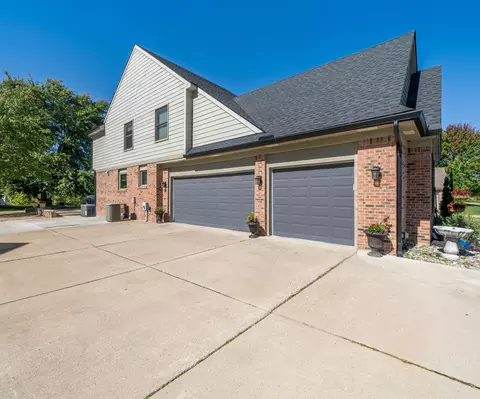 7086 Suncrest Dr, Saline, MI 48176 photo 40