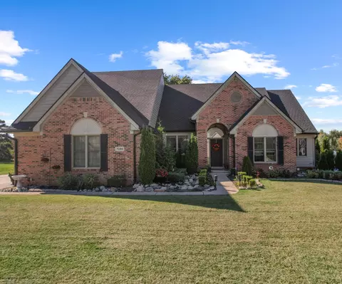 7086 Suncrest Dr, Saline, MI 48176 photo 3