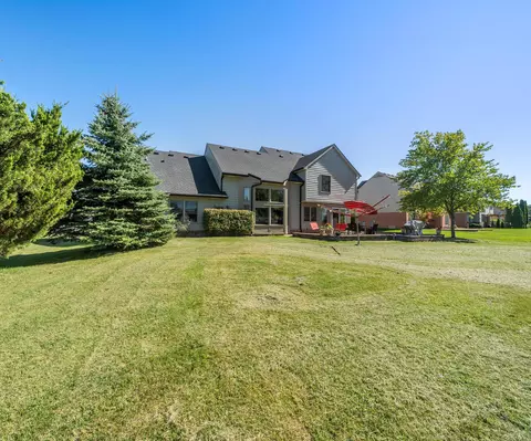 7086 Suncrest Dr, Saline, MI 48176 photo 37