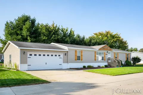 14448 Devon Dr, West Olive, MI 49460 photo 2