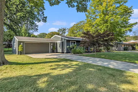 1023 N William St, Ludington, MI 49431