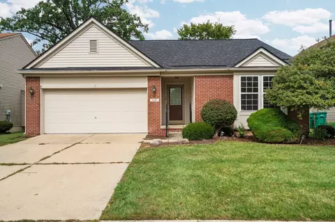 7091 Oakridge Dr, Ypsilanti, MI 48197