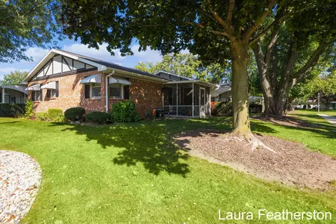 883 Andover Ct SE, Grand Rapids, MI 49508