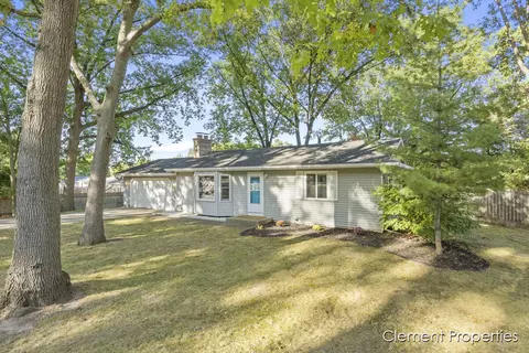 2871 Wabash Dr NE, Grand Rapids, MI 49525