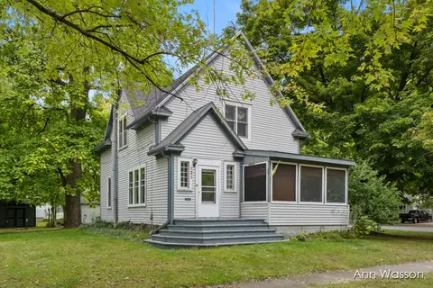 121 N Prospect St, Belding, MI 48809