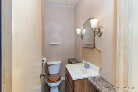 121 N Prospect St, Belding, MI 48809 photo 9