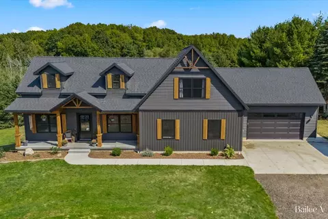 2873 Leonard St, Marne, MI 49435