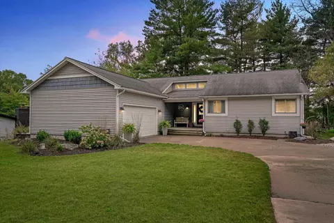 1647 N Briggs Rd, Middleville, MI 49333
