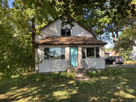 109 Clinton Macon Rd, Clinton, MI 49236
