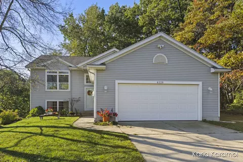 6220 11 Mile Rd NE, Rockford, MI 49341