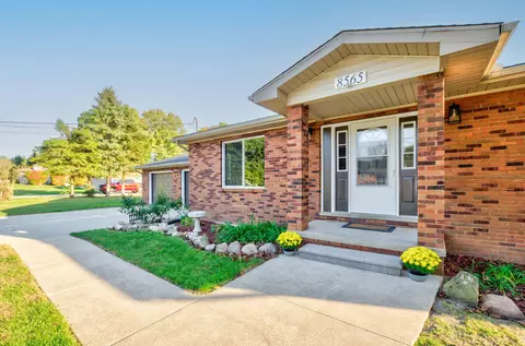 8565 Huron River Ct, Dexter, MI 48130 photo 5