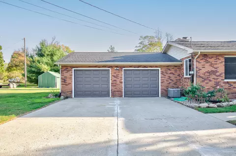 8565 Huron River Ct, Dexter, MI 48130 photo 2