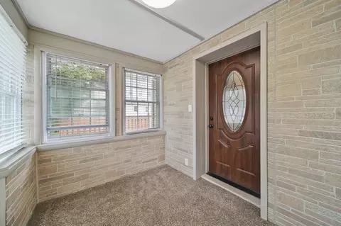 606 Saint Clair Ave, Jackson, MI 49202 photo 3