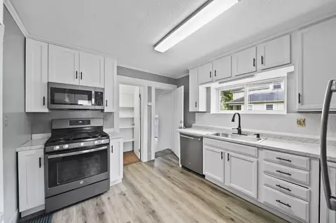 606 Saint Clair Ave, Jackson, MI 49202 photo 5