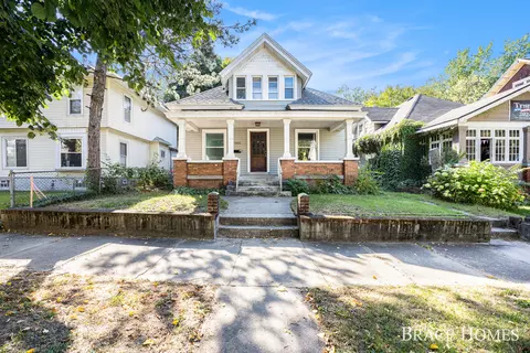 1252 Bemis St SE, Grand Rapids, MI 49506