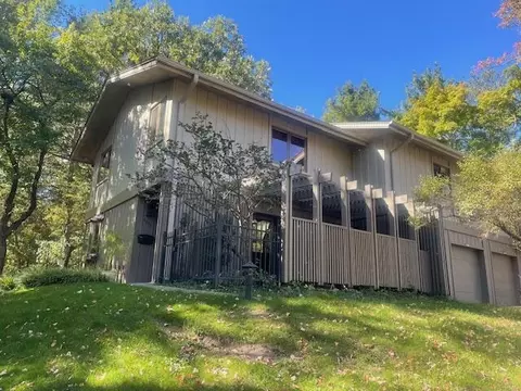 3878 Greenleaf Cir, Kalamazoo, MI 49008