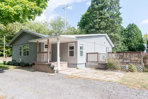1257 Dauner Rd, Fenton, MI 48430