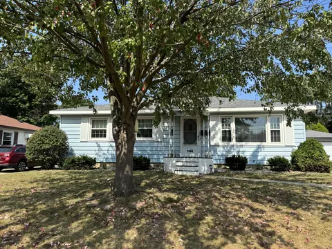 553 Oakcrest St SW, Wyoming, MI 49509