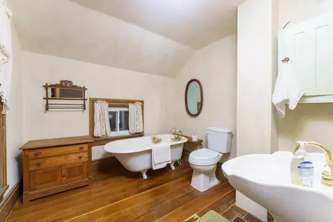 Bath - 12900 Beecher Rd, Hudson, MI 49247 photo 3 of 3