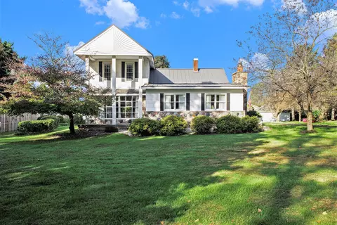 572 Quincy Grange Rd, Quincy, MI 49082